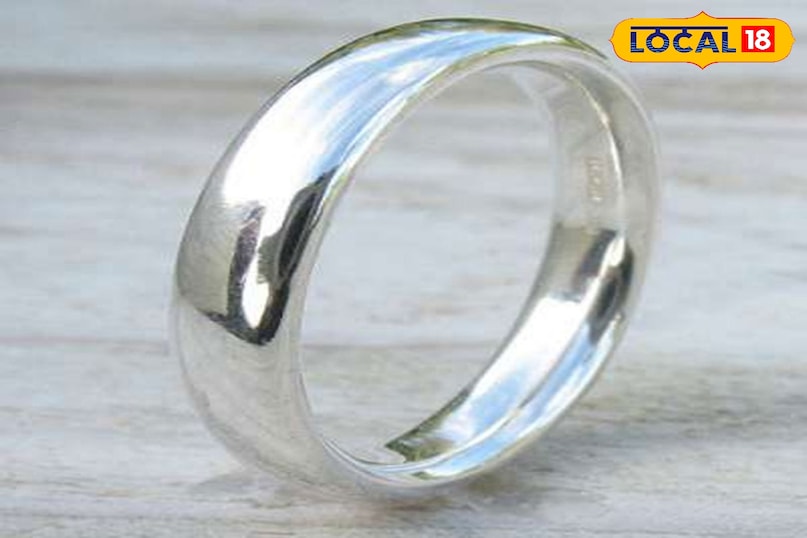 Silver ring wearing rules