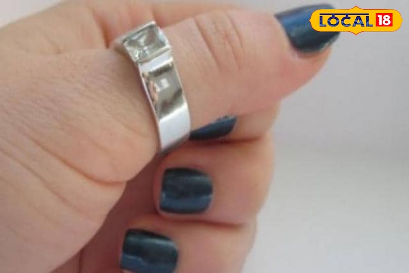 Silver ring wearing rules