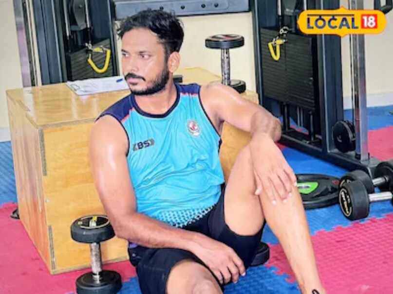 बिहार के तेज गेंदबाज शाबीर बशीर खान ने  विजय हजारे ट्रॉफी में तहलका मचा दिया है. उन्होंने फाइनल मुकाबले में मणिपुर के खिलाफ उन्होंने घातक गेंदबाजी करते हुए 7 विकेट लिए. इस दौरान उन्होंने शानदार गेंदबाजी करते हुए हैट्रिक भी ली.