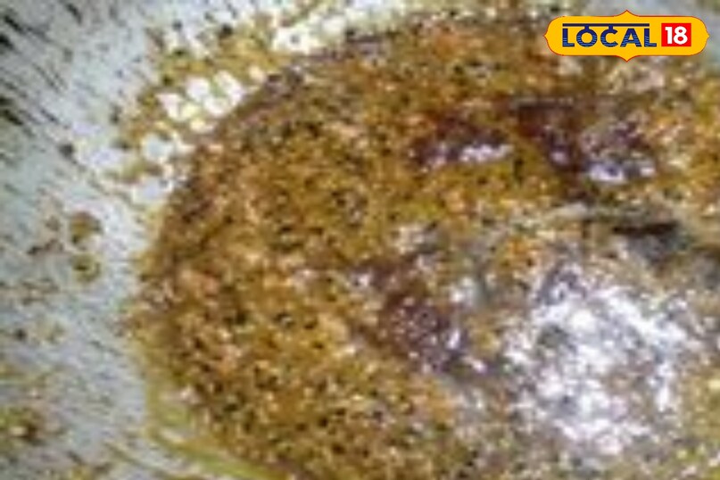 गुड की चासनी त्यार करे 