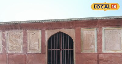 नजफ खान मकबरा 