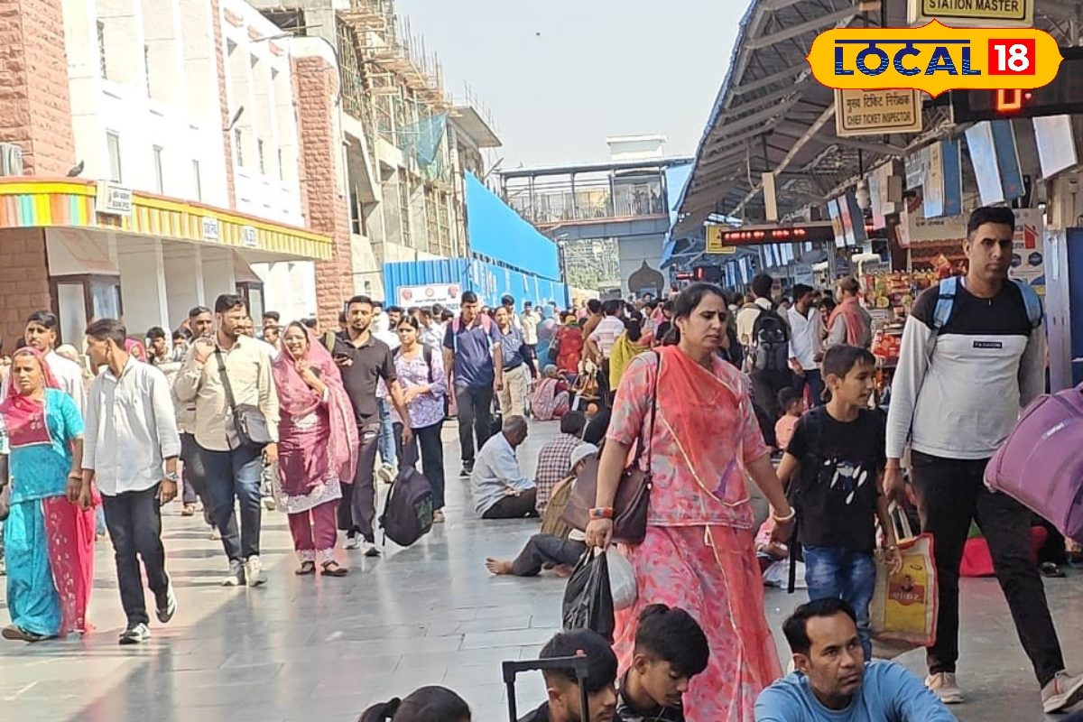 बिना टिकट पकड़े गए तो जेब होगी खाली! रेलवे की सख्ती से एक माह में हजारों यात्रियों पर टूटा करोड़ों का जुर्माना