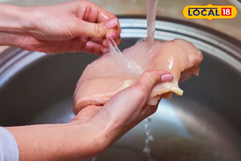 cleaning raw chicken