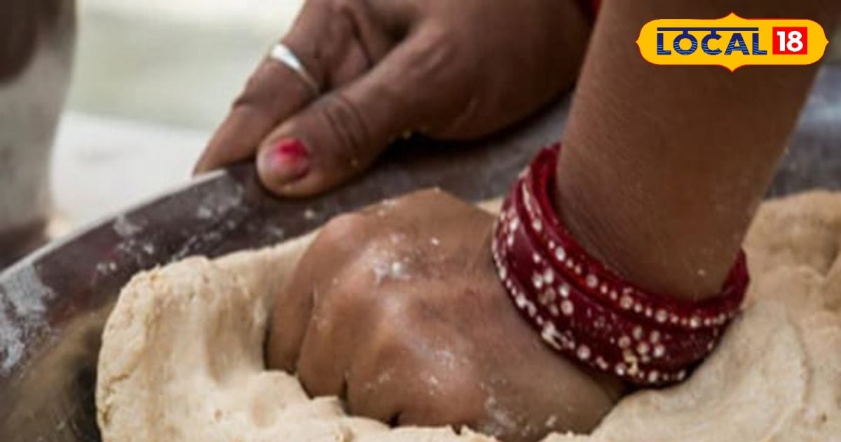 बासी आटे की रोटी खाने से नाराज होते हैं राहु-शनि, नुकसान जान हिल जाएगा दिमाग! दिखने लगेंगे ये लक्ष्ण