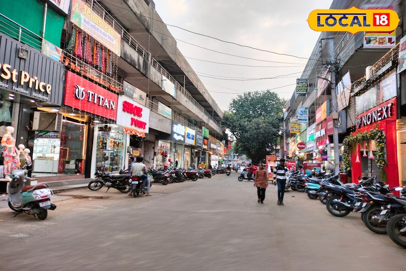 Famous Market in Khargone,Branded Clothes Market khargone, Wedding Shopping Market khargone, local18, khargone letest news, Madhya Pradesh hindi news 