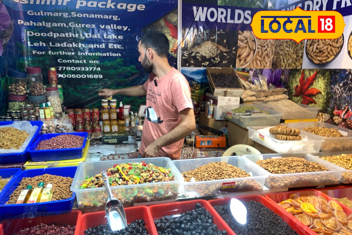 हिमालय की घाटियों से सीधे मुंबई यहां कम दाम में मिल रहे असली कश्मीरी ड्रायफ्रूट्स