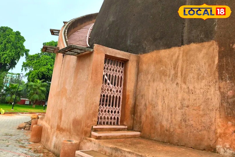 patna golghar, golghar history, golghar patna news, golghar features, patna historical monument, golghar facts, golghar tourism, british era monument patna, golghar staircase, golghar light and sound show, golghar nitish kumar, golghar ticket price, golghar timing, पटना गोलघर, गोलघर इतिहास, गोलघर पटना न्यूज, गोलघर की जानकारी, पटना का ऐतिहासिक स्मारक, गोलघर पर्यटन, ब्रिटिश काल का गोलघर, गोलघर सीढ़ियां, गोलघर लाइट एंड साउंड शो