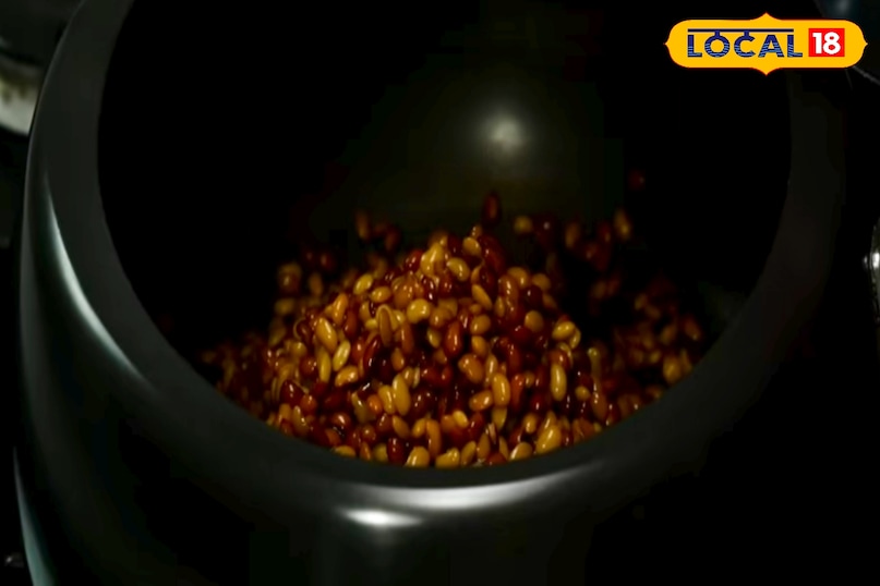 आगे कहा कि कुरथी दाल की तासीर गर्म मानी जाती है, इसलिए इसे खासतौर पर सर्दियों के मौसम में बनाया जाता है. ठंड के दिनों में यह शरीर को अंदर से गर्म रखने में मदद करती है और मौसमी बीमारियों से बचाव में सहायक मानी जाती है.