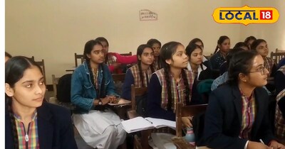  स्टूडेट फोटो