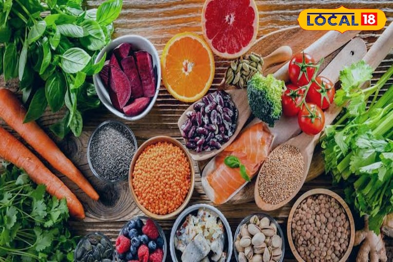 अखरोट जैसे फ्रूट्स,पालक जैसी हरी सब्जियों और हल्दी वाली चाय फायदेमंद होती है. अखरोट जैसे फ्रूट्स,पालक जैसी हरी सब्जियों और हल्दी वाली चाय फायदेमंद होती है.