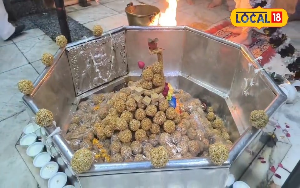 मकर संक्रांति पर बाबा गरीबनाथ धाम में 101 किलो लाई से महाश्रृंगार ‘हर-हर महादेव’ के जयघोष से गूंज उठा परिसर