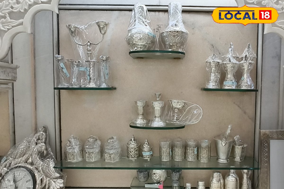 चांदी में 21,400 की तेजी, कीमत पहुंची 3 लाख के करीब, सोना भी पीछे नहीं, पटना में 22-24 कैरेट की कीमत इतनी