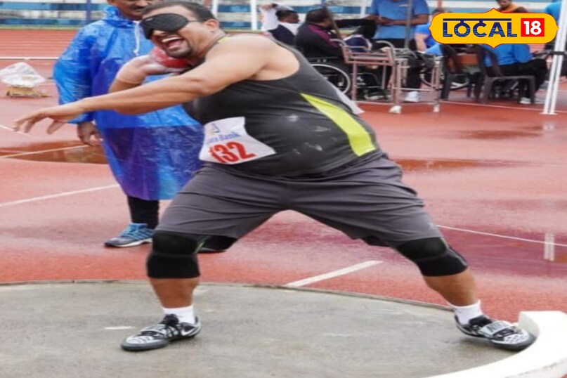 Sonu singh bihar gaolball captain, sonu singh motihari, blind athlete india, para athlete bihar, visually impaired achiever, noida pnb deputy manager player, indian para sports, sonu singh goalball player bihar, sonu singh goalball, sonu singh para athletics champion, khelo india para games, sonu singh inspirational success story, differently abled achiever, indian blind sports, sonu singh para asian games athlete, world championship para athlete, सोनू सिंह मोतिहारी, सोनू सिंह दृष्टिबाधित खिलाड़ी, बिहार पैरा एथलीटसोनू सिंह, सोनू सिंह प्रेरणादायक कहानी, नेत्रहीन खिलाड़ी बिहार, सोनू सिंह पैरा खेल बिहार, सोनी सिंह गोलबॉल खिलाड़ी, सोनू सिंह खेलो इंडिया पैरा गेम्स, पैरा एशियन गेम्स, अंतरराष्ट्रीय पैरा चैंपियन 