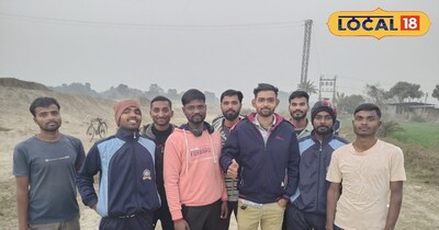 अपने साथियों के साथ राहुल