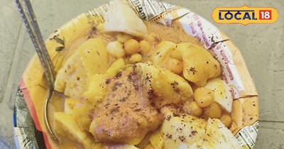 गुमला में फेमस है यहां का गरमा गरम सॉफ्ट इडली , फूटा चना व बादाम की चटनी स्वाद म