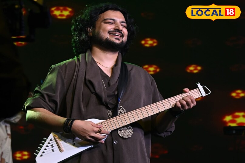 Akash Patwari Bollywood Singer, खरगोन फेमस पर्सनालिटी, आकाश पटवारी म्यूजिक डायरेक्टर स्ट्रगल, कौन है आकाश पटवारी, local18, khargone letest news, Madhya Pradesh hindi news 