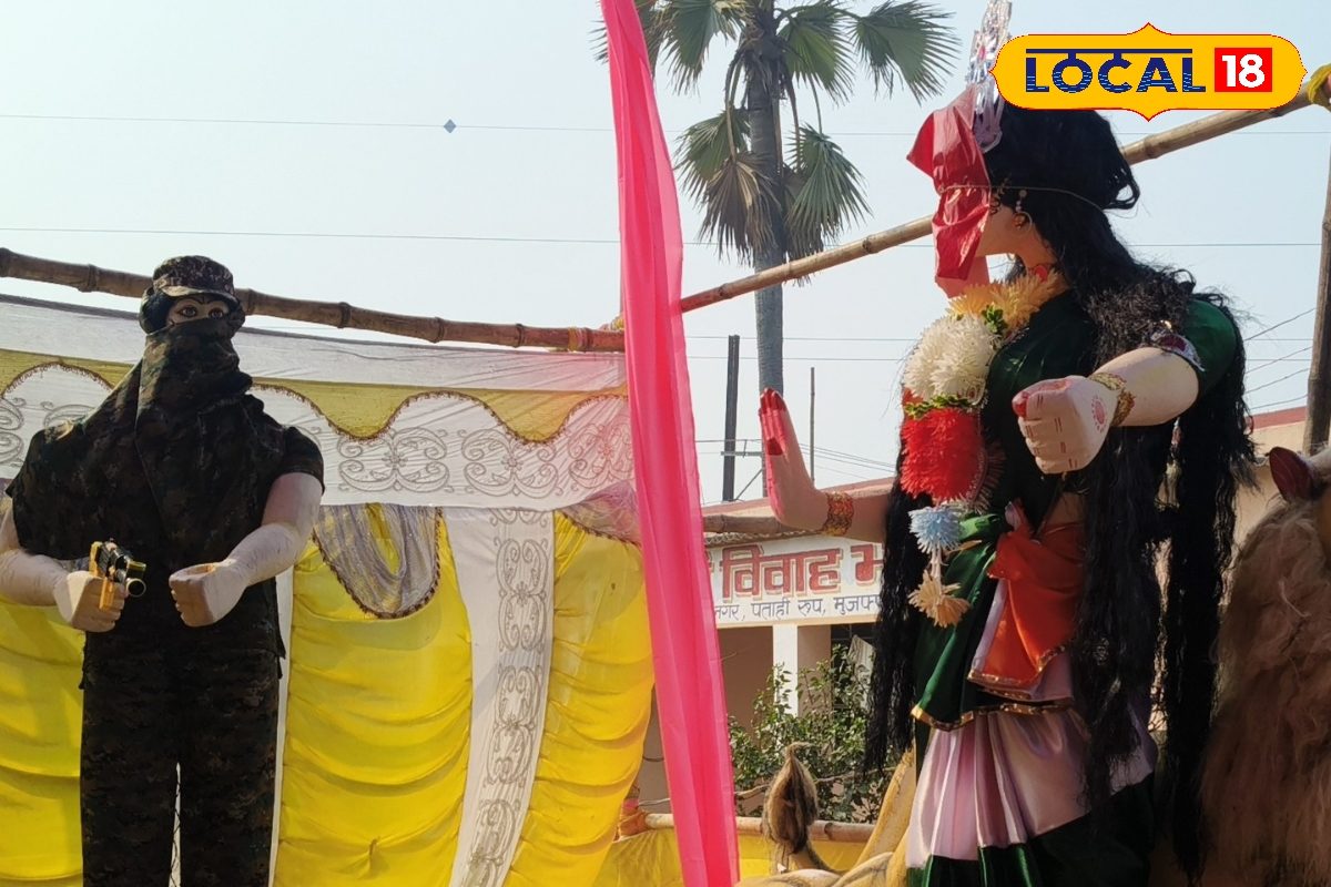 मुजफ्फरपुर में सरस्वती पूजा पर बना खास पंडाल, पहली बार रखी गई 'ऑपरेशन सिंदूर' थीम, आस्था और देशभक्ति का संगम!