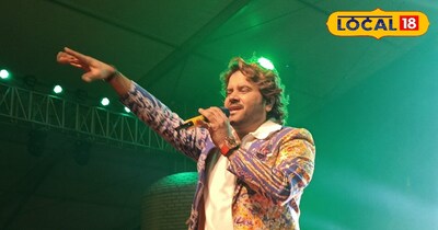 देश के मशहूर गायक जावेद अली का गाना सुनने के लिए बेचैन थे