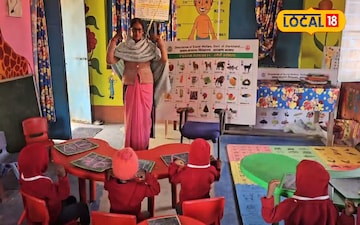 आंगनबाड़ी में मीणा देवी