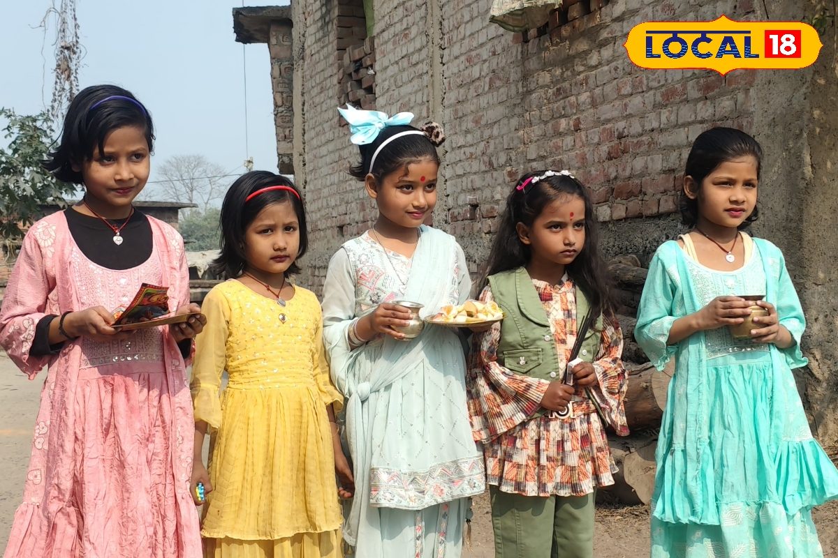 सहरसा मे यहां से शुरू होती है असली सरस्वती पूजा, नन्ही बच्चियों ने गीत गाकर जीत लिया सभी का दिल