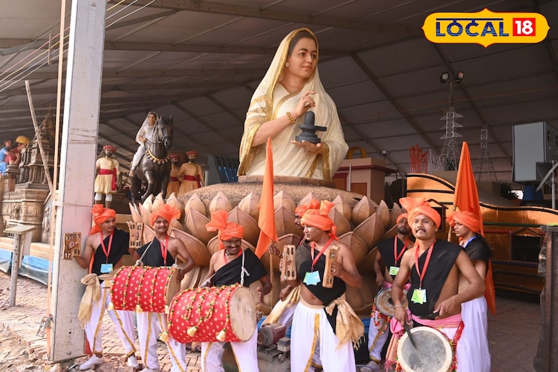 Republic Day tableau Madhya Pradesh, Kartavya Path Republic Day Parade, Ahilya Bai Holkar 300th birth anniversary, Ahilya Bai Holkar history, Republic Day 2026, local18, khargone letest news, Madhya Pradesh hindi news 