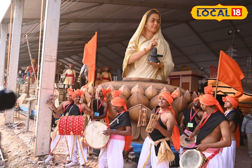 Republic Day tableau Madhya Pradesh, Kartavya Path Republic Day Parade, Ahilya Bai Holkar 300th birth anniversary, Ahilya Bai Holkar history, Republic Day 2026, local18, khargone letest news, Madhya Pradesh hindi news 
