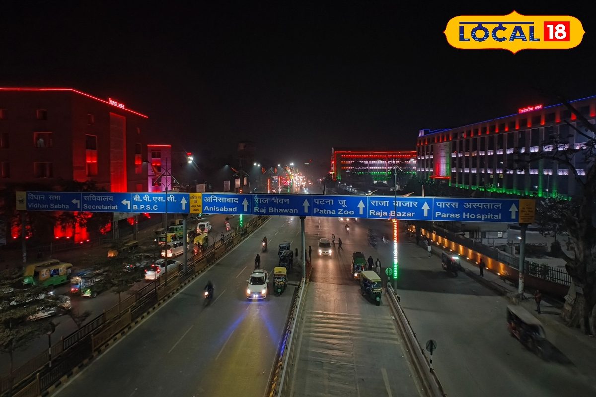 तिरंगे के रंग में सजी राजधानी, रात में ऐसा दिखा पटना का नजारा, देखें खूबसूरत तस्वीरें