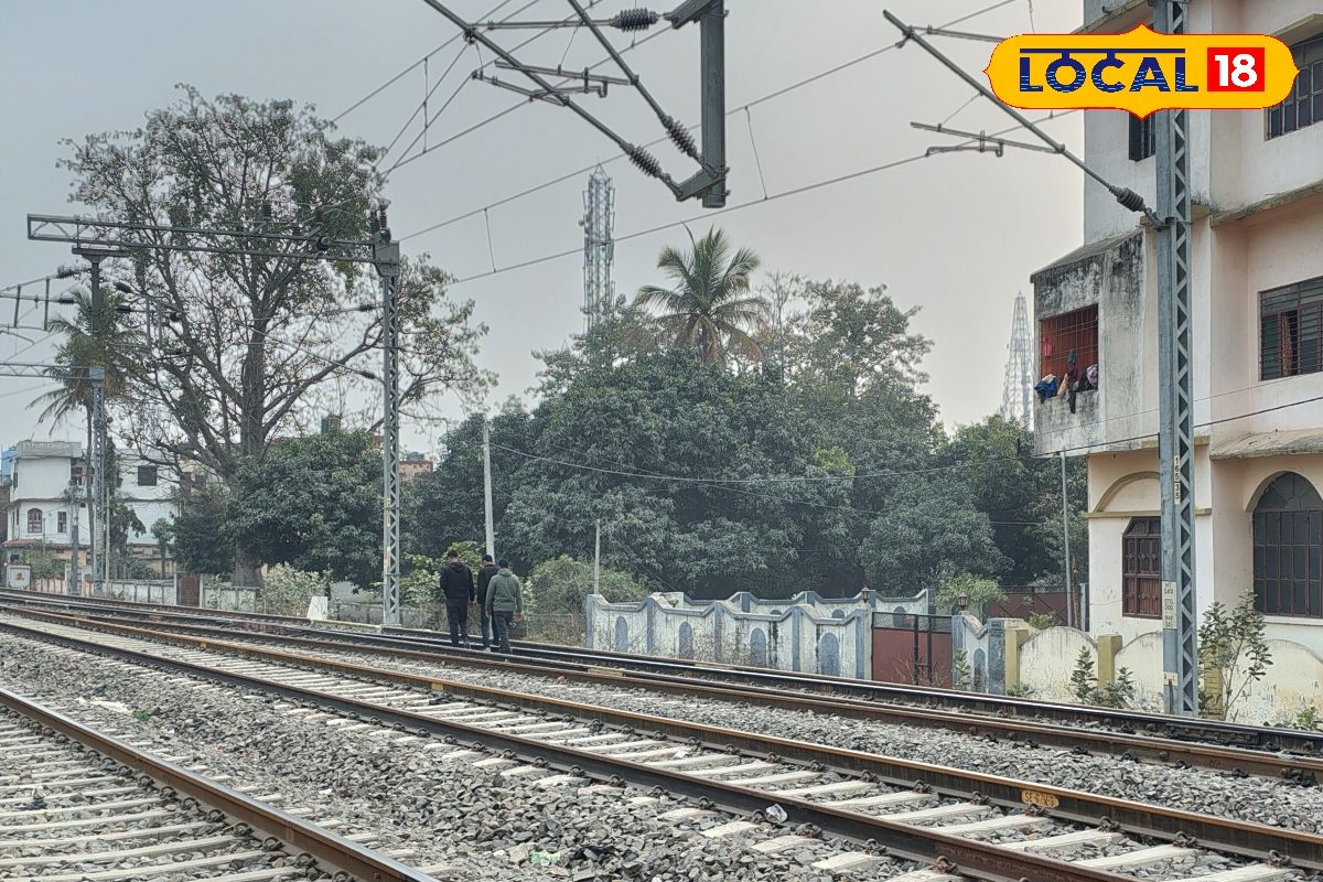 पूर्वी चंपारण के इन मोहल्लों में तीन साल से भरा है पानी, मच्छर, गंदगी, बीमारी से लोग परेशान