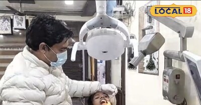 दोनों टाइम करना चाहिए ब्रश दांत रहेंगे सुरक्षित. 