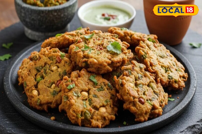 ठेचा टमाटर पकौड़ा