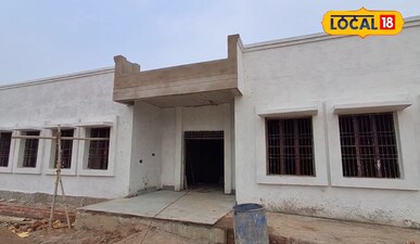 बन रहा हाईटेक स्कूल