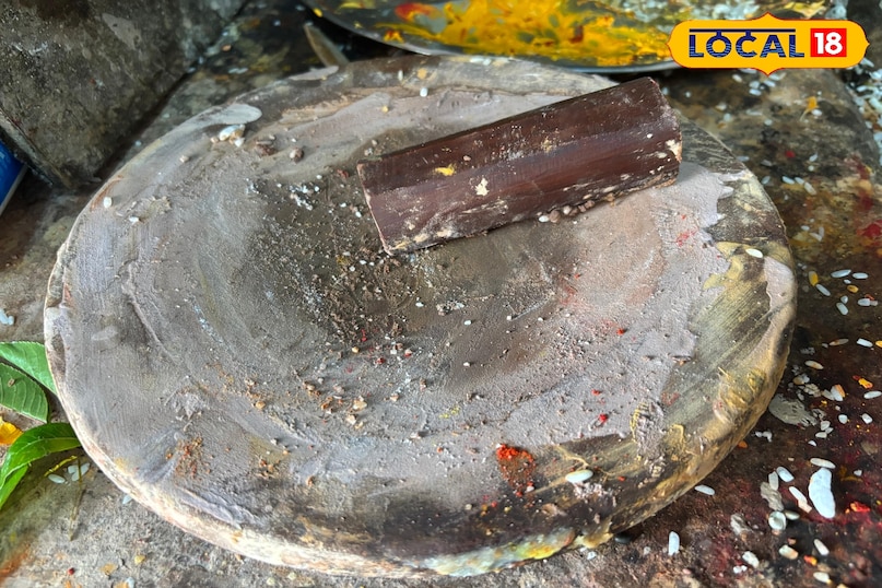 How to prepare sandalwood paste