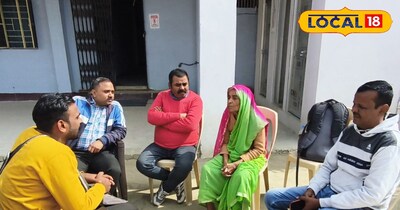 परिजन से मिलाते 