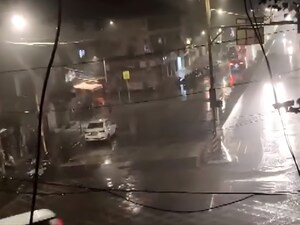 मुंबई में भारी बारिश के साथ नए साल का स्वागत. 