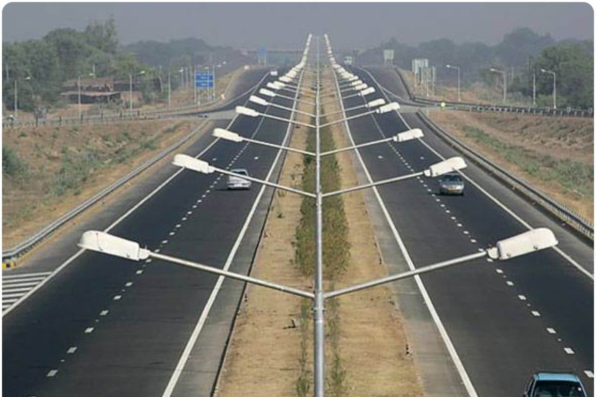 भारत की इंजीनियरिंग का कमाल NHAI ने बिटुमिनस कंक्रीट बिछाने में मारी बाजी दो गिनीज रिकॉर्ड अपने नाम किए