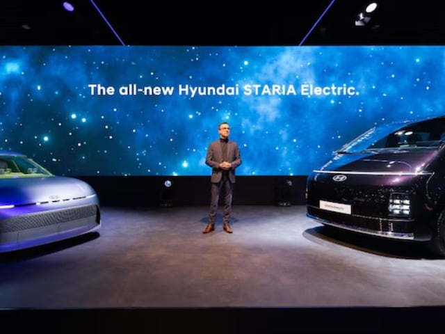 भूल जाएं क्रेटा-वेन्यू! Hyundai Staria हुई पेश, ब्रुसेल्स में उठा पर्दा भूल जाएं क्रेटा-वेन्यू! Hyundai Staria हुई पेश, ब्रुसेल्स में उठा पर्दा