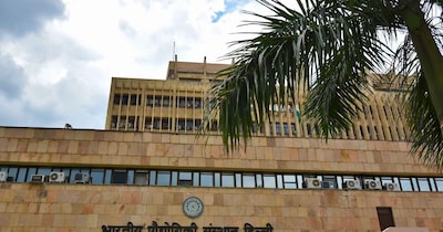 IIT दिल्ली की Naval Construction Wing अब तक भारतीय नौसेना के लिए 700 से ज्यादा अधिकारियों को ट्रेंड कर चुकी है.