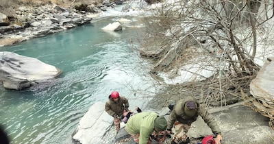 मृतका धारा कुमारी (18) है और वह अपने माता-पिता के साथ केलांग में रहती थी.