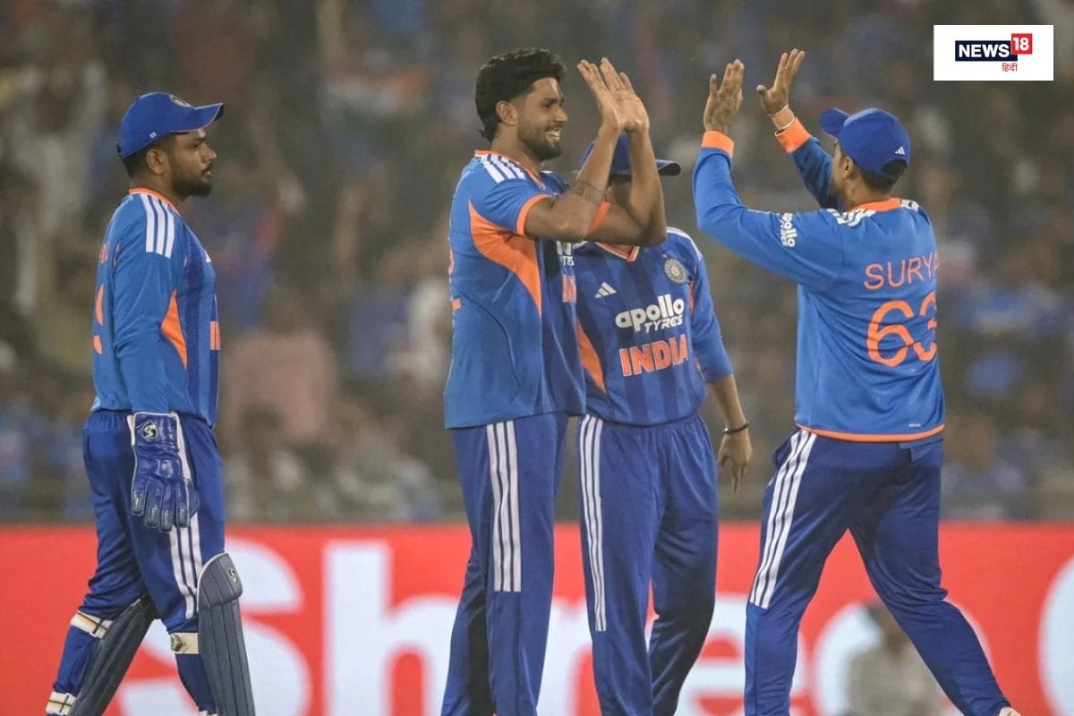 IND vs NZ 2nd T20 Live Score: कुलदीप यादव की फिरकी में फंसे ग्लेन फिलिप्स, न्यूजीलैंड को तीसरा झटका