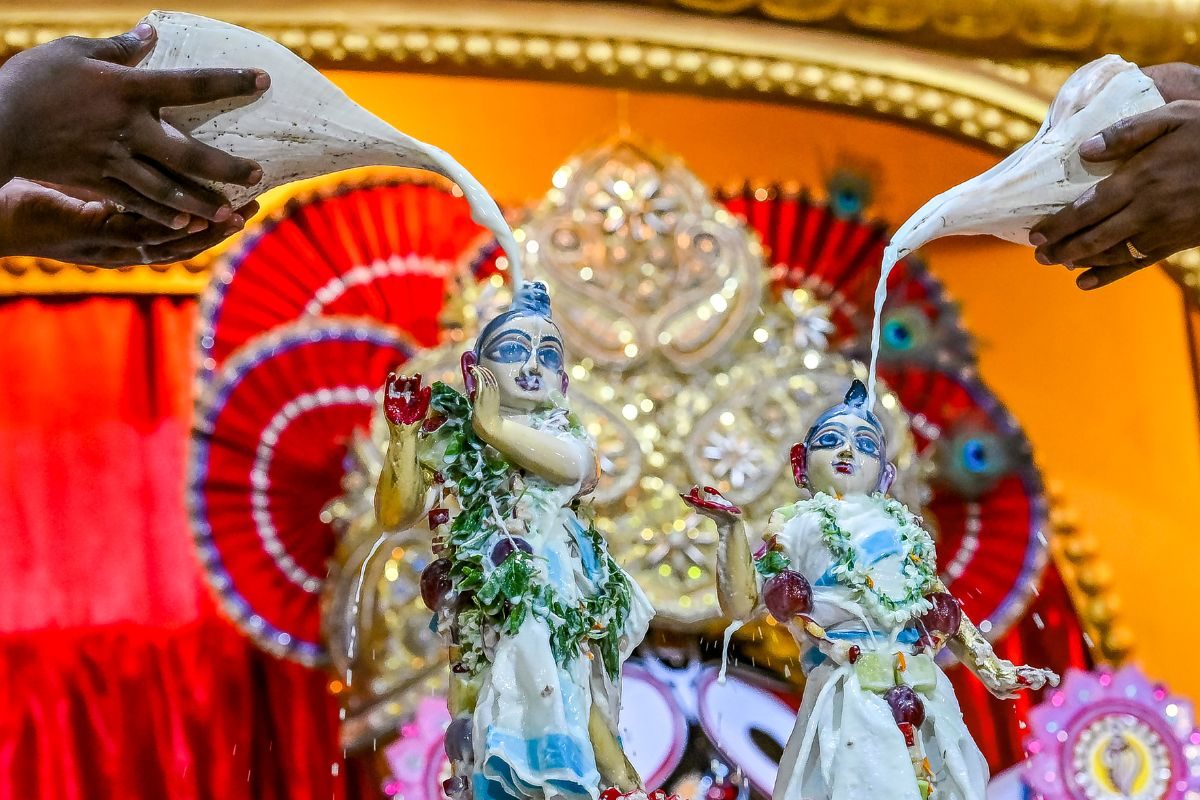 आखिर इस्कॉन मंदिर किसका इस्कॉन स्वामित्व की लड़ाई फिर सुप्रीम कोर्ट क्यों आई