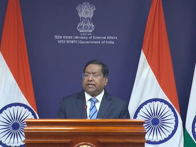 '1.4 बिलियन जनता के लिए कहीं से भी लाएंगे सस्ता तेल' 500% टैरिफ की धमकी पर MEA