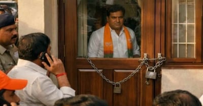 महाराष्ट्र में निकाय चुनाव जारी हैं.