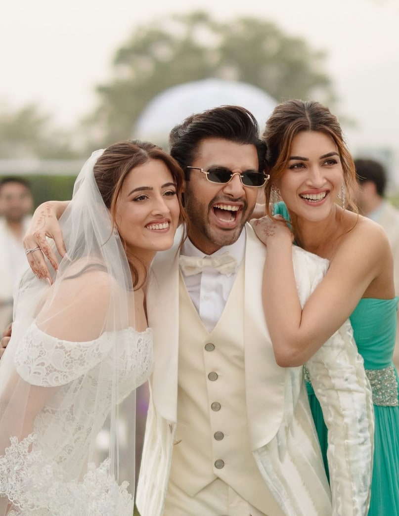 Kriti Sanon Nupur stebin Kriti Sanon Nupur stebin