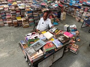 20 लाख किताबों की फ्री-लाइब्रेरी चलाने वाले अंके गौड़ा को केंद्र सरकार ने दिया पद्म सम्मान. (फाइल फोटो)