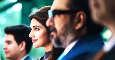 नई दिल्ली. सिनेमा की दुनिया बड़ी अजीब है. यहां कभी-कभी 500 करोड़ की फिल्में दर्शकों को बोर कर देती हैं तो कभी बॉक्स ऑफिस पर 'महा-फ्लॉप' करार दी गई फिल्में ओटीटी प्लेटफॉर्म्स पर आते ही इतिहास रच देती हैं. साल 2025 में सिनेमाघरों में रिलीज हुई साउथ सुपरस्टार नितिन (Nithiin) की फिल्म 'रॉबिनहुड' के साथ भी कुछ ऐसा ही हुआ, जो फिल्म थिएटर्स में दर्शकों को जुटाने के लिए संघर्ष कर रही थी, उसने ओटीटी पर रिलीज होते ही टॉप ट्रेंड्स में अपनी जगह बना ली थी. सोशल मीडिया पर इस फिल्म के ट्विस्ट और टर्न्स की ऐसी चर्चा आज भी होती है और लोग तो अब इसे 'अंडररेटेड मास्टरपीस' कह रहते हैं.