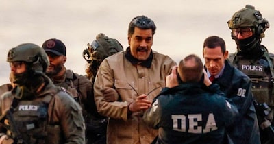 कोर्ट में पेश होने जाते निकोलस मादुरो. (Photo : Reuters)