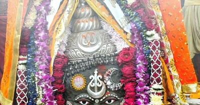 Mahakal Dazzles on New Year 2026: Millions Flock for Darshan