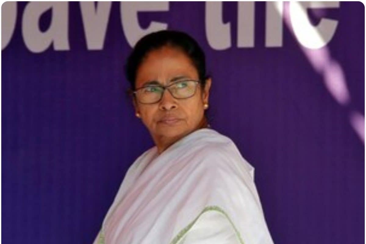 ममता सरकार की वजह से खतरे में देश घुसपैठियों के लिए बॉर्डर खुला छोड़ा हाईकोर्ट के आदेश के बाद BJP का हमला