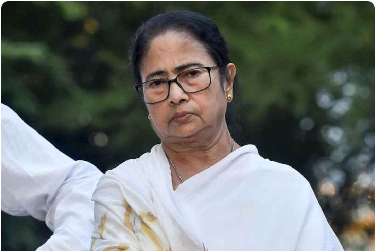 पश्चिम बंगाल में SIR टेंशन से रोजाना 3-4 लोग कर रहे खुदकुशी ममता बनर्जी ने केंद्र और चुनाव आयोग को घेरा