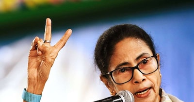 SIR के बाद वोटर लिस्ट से 'भूत' गायब होने का डर? ममता खुद उतरेंगी कोर्ट में, बीजेपी ने लगाया धांधली का आरोप. (File Photo)